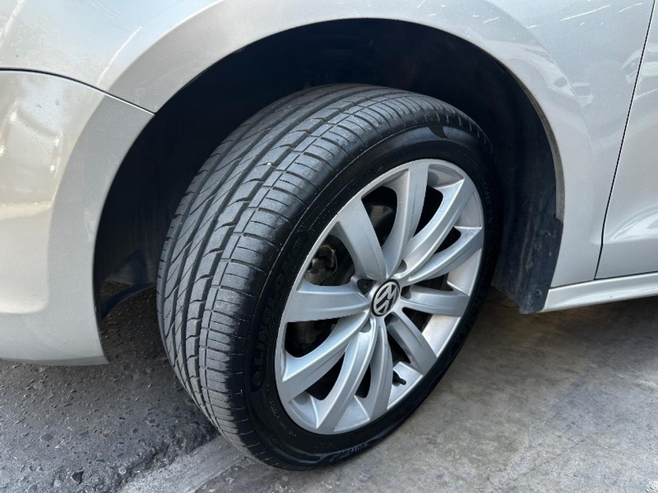 Foto de VOLKSWAGEN VENTO Luxury 2.5 TIP 2011, color sin color especificado, en San Juan