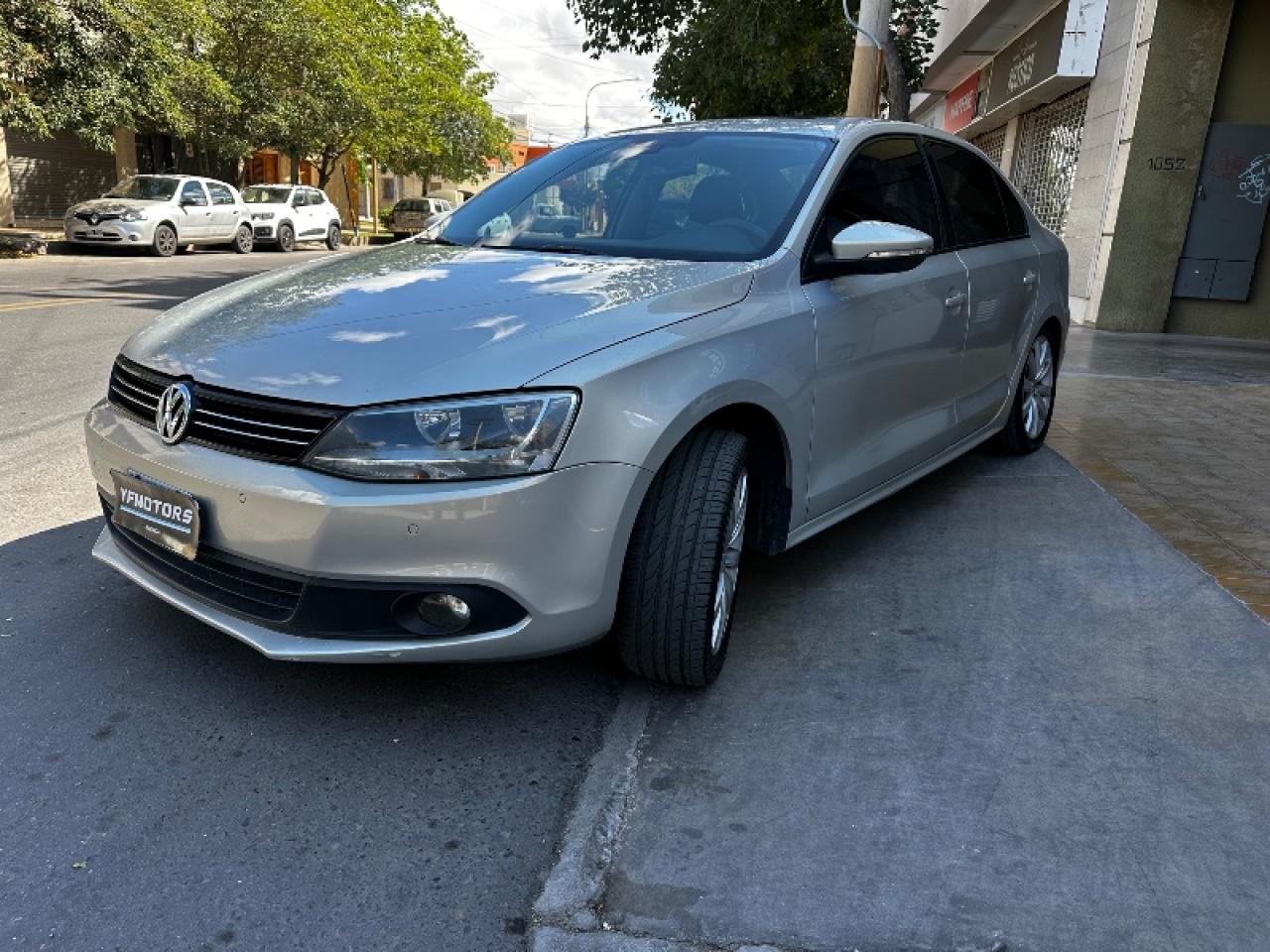 Foto de VOLKSWAGEN VENTO Luxury 2.5 TIP 2011, color sin color especificado, en San Juan