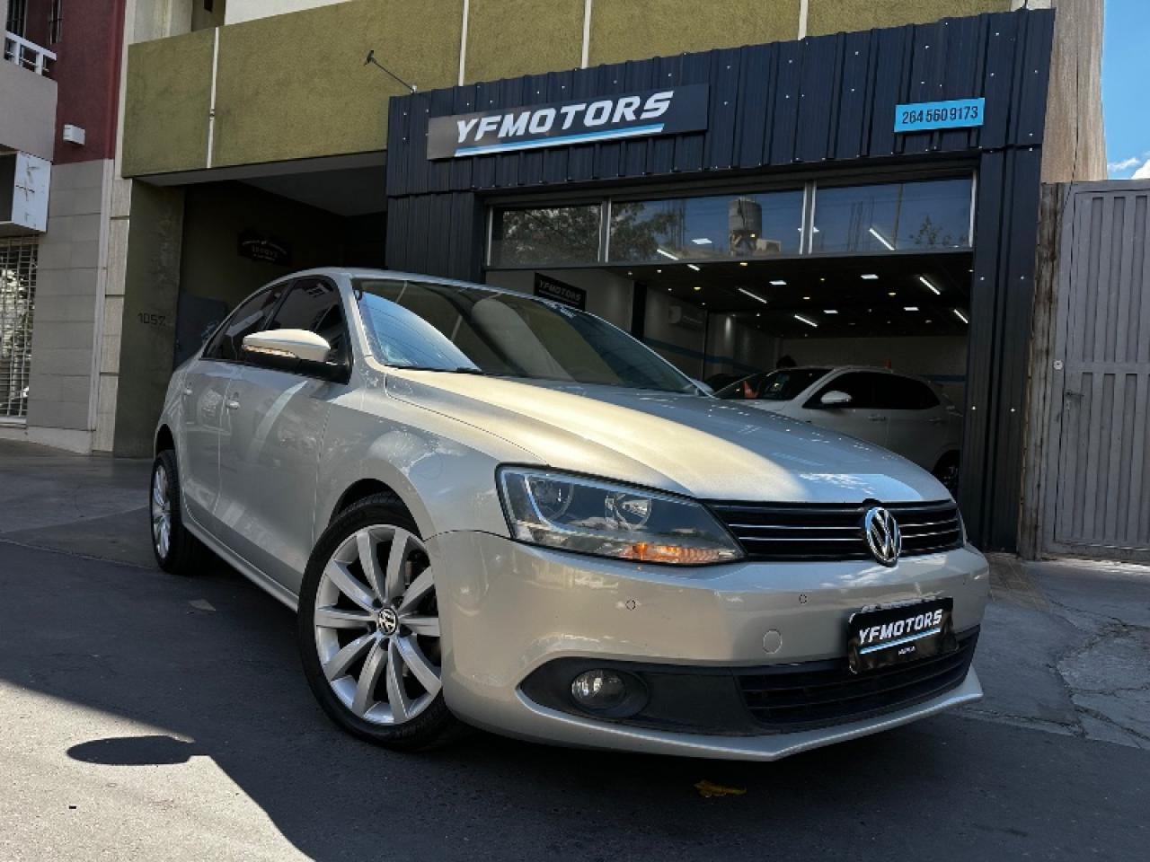 Foto de VOLKSWAGEN VENTO Luxury 2.5 TIP 2011, color sin color especificado, en San Juan