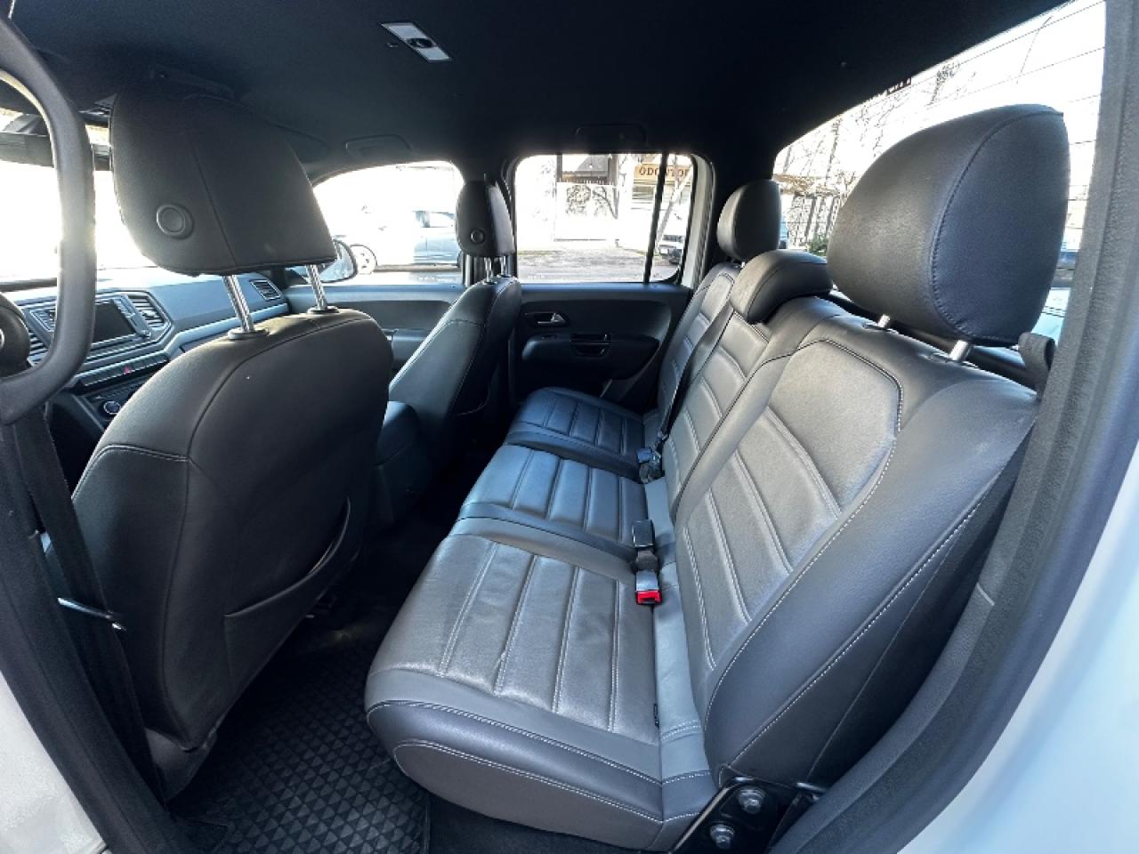 Foto de VOLKSWAGEN AMAROK Highline V6 2022, color blanco, en San Juan