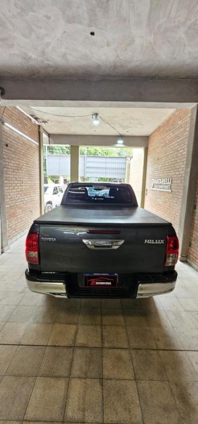 Miniatura de TOYOTA HILUX SR 2.8 4x4