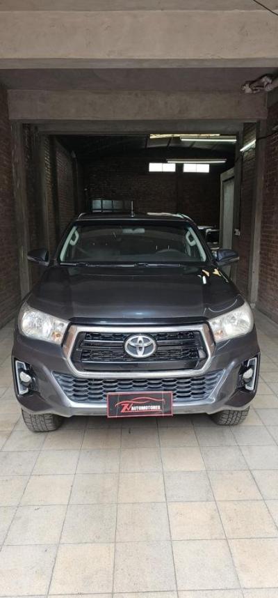 Miniatura de TOYOTA HILUX SR 2.8 4x4