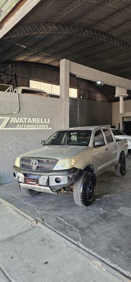 Foto de TOYOTA HILUX Dx 4x4 2009, color sin color especificado, en San Juan