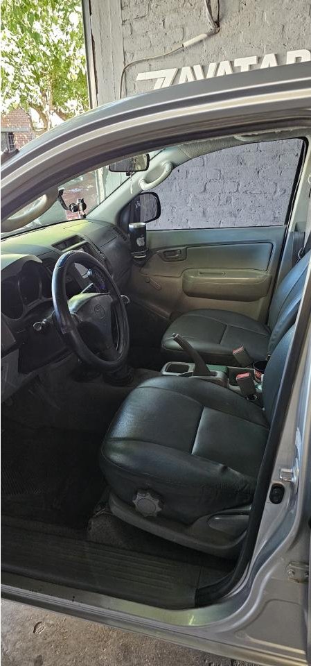 Foto de TOYOTA HILUX Dx 4x4 2009, color sin color especificado, en San Juan