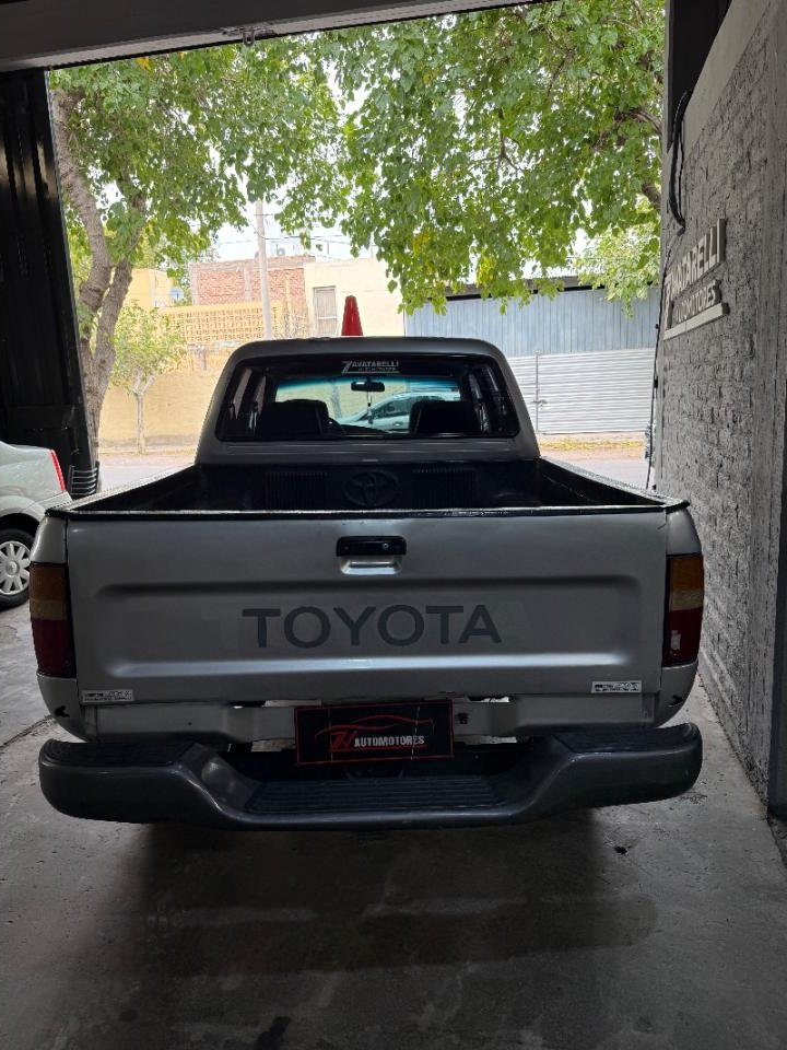 Foto de TOYOTA HILUX Dlx 2004, color sin color especificado, en San Juan