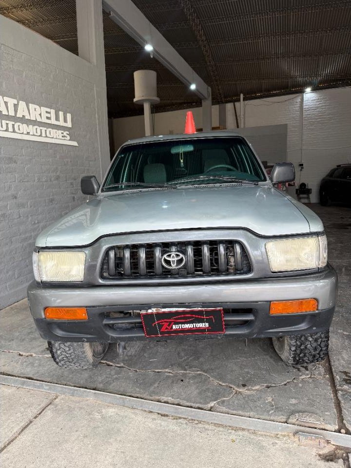 Foto de TOYOTA HILUX Dlx 2004, color sin color especificado, en San Juan