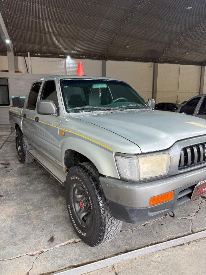 Foto de TOYOTA HILUX Dlx 2004, color sin color especificado, en San Juan