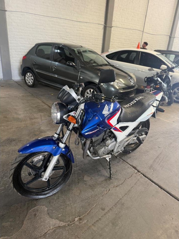 Foto de HONDA MOTOS BUSINESS Twister 250 2012, color sin color especificado, en San Juan