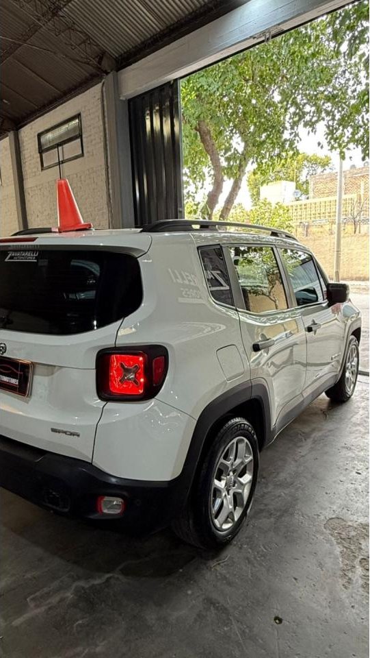 Foto de CHRYSLER / DODGE JEEP RENEGADE Renegade sport 2019, color sin color especificado, en San Juan