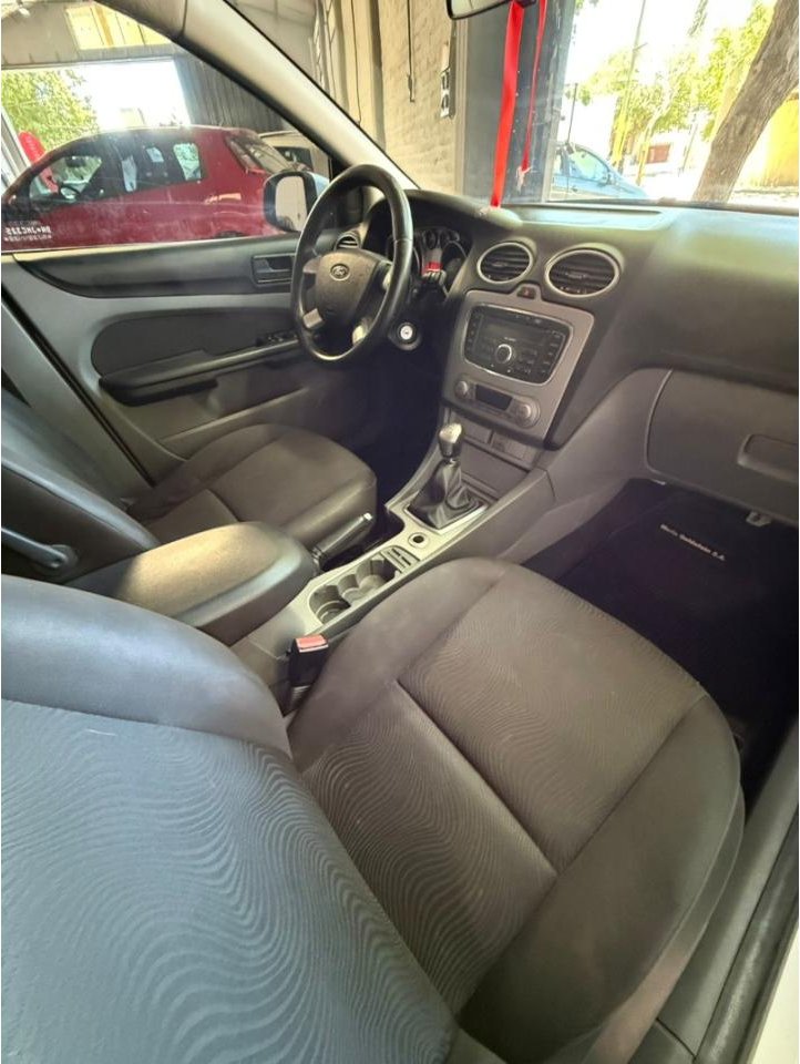 Foto de FORD FOCUS Focus Trend 2011, color sin color especificado, en San Juan