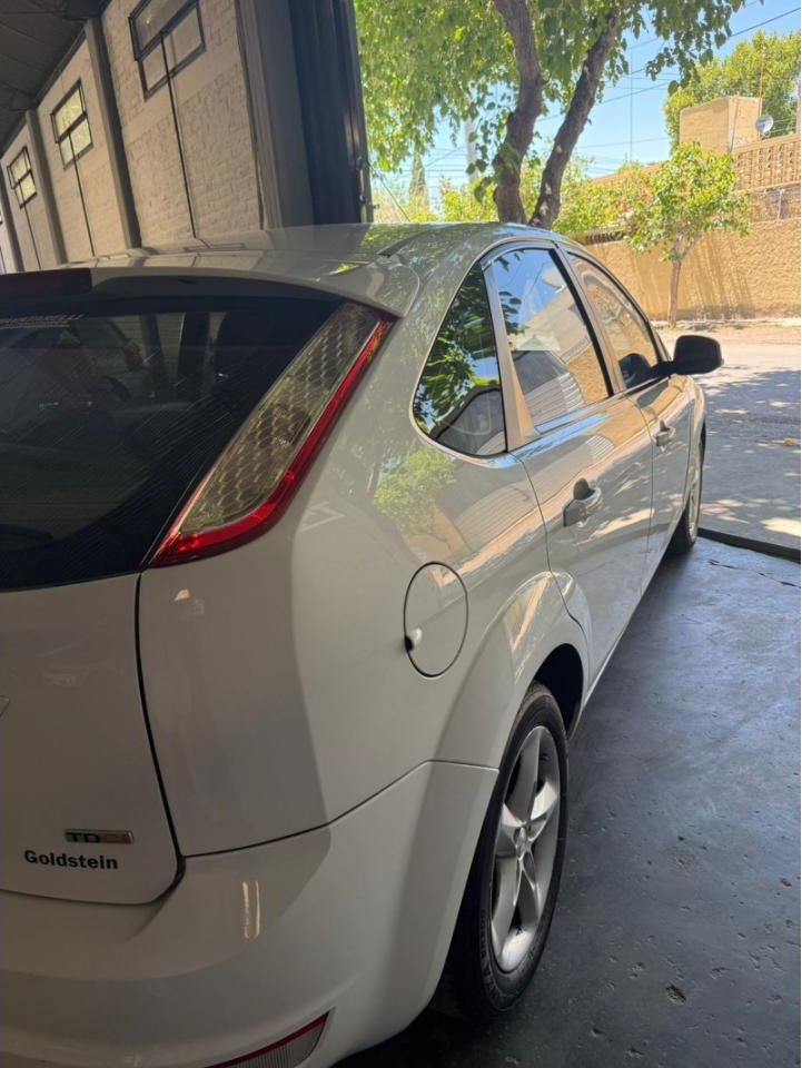 Foto de FORD FOCUS Focus Trend 2011, color sin color especificado, en San Juan