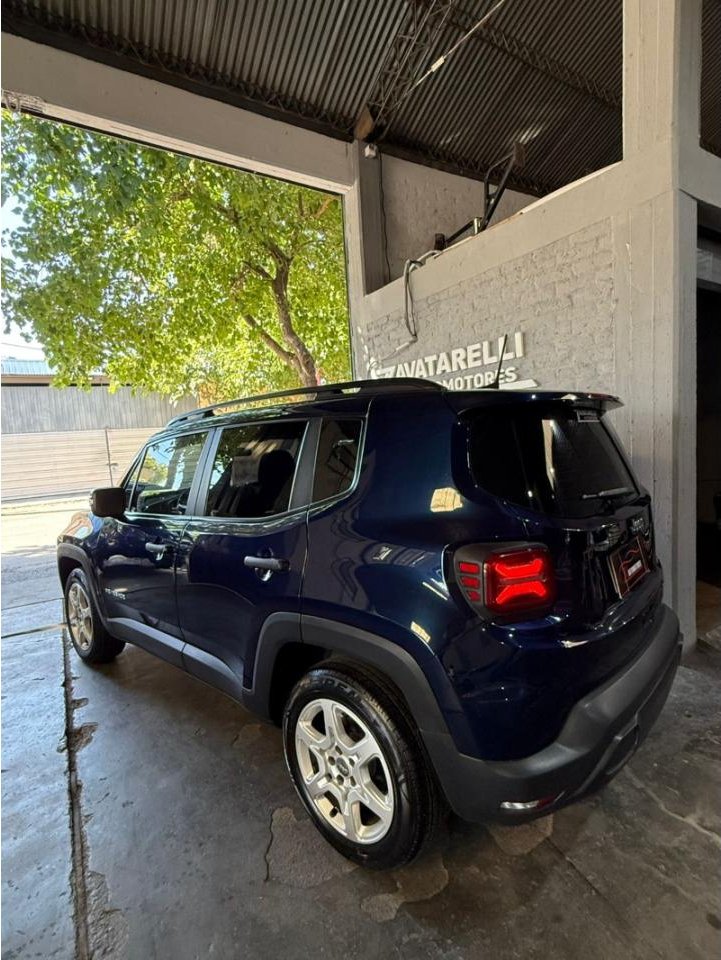 Foto de CHRYSLER / DODGE JEEP RENEGADE Sport Aut 1.8 2023, color sin color especificado, en San Juan