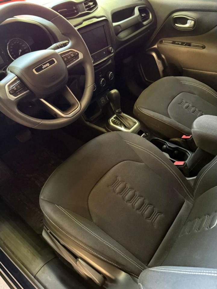 Foto de CHRYSLER / DODGE JEEP RENEGADE Sport Aut 1.8 2023, color sin color especificado, en San Juan