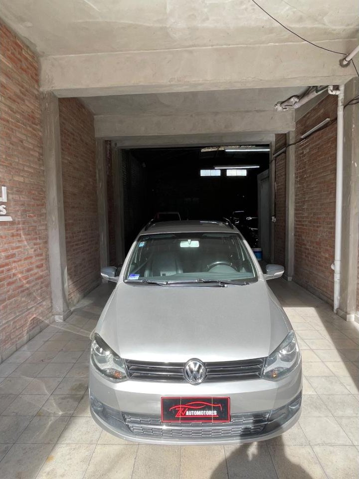 Foto de VOLKSWAGEN SURAN Highline 2014, color sin color especificado, en San Juan