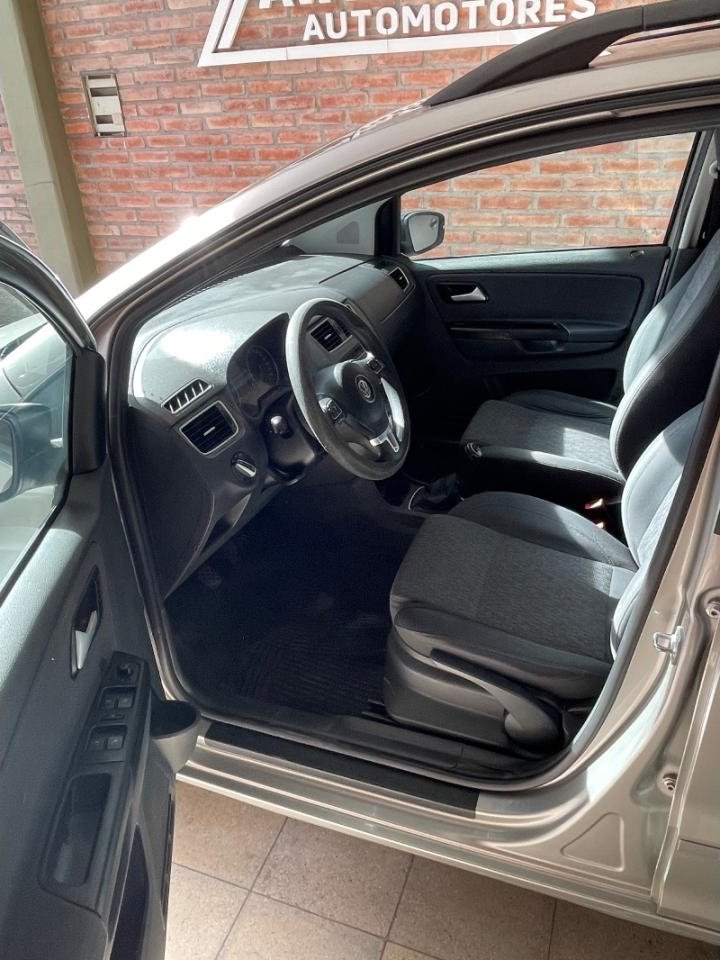 Foto de VOLKSWAGEN SURAN Highline 2014, color sin color especificado, en San Juan