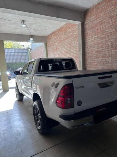 Miniatura de TOYOTA HILUX Sr