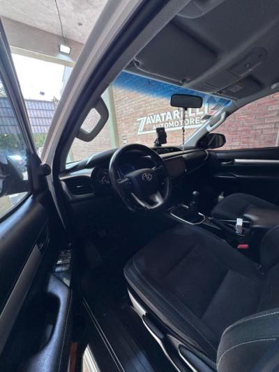 Miniatura de TOYOTA HILUX Sr