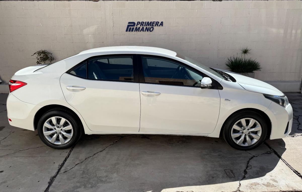 Foto de TOYOTA COROLLA Xli 2015, color blanco, en San Juan
