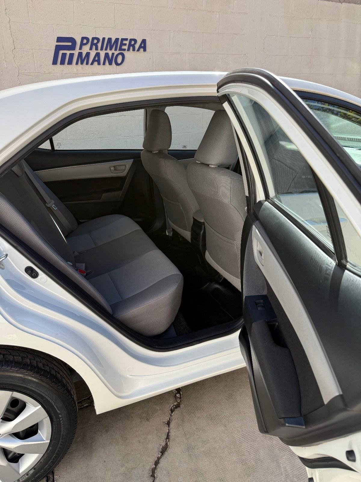 Foto de TOYOTA COROLLA Xli 2015, color blanco, en San Juan