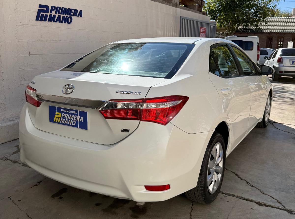 Foto de TOYOTA COROLLA Xli 2015, color blanco, en San Juan