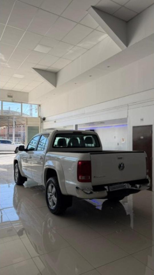 Foto de VOLKSWAGEN AMAROK Highline 2.0 Mt 2019, color sin color especificado, en San Juan