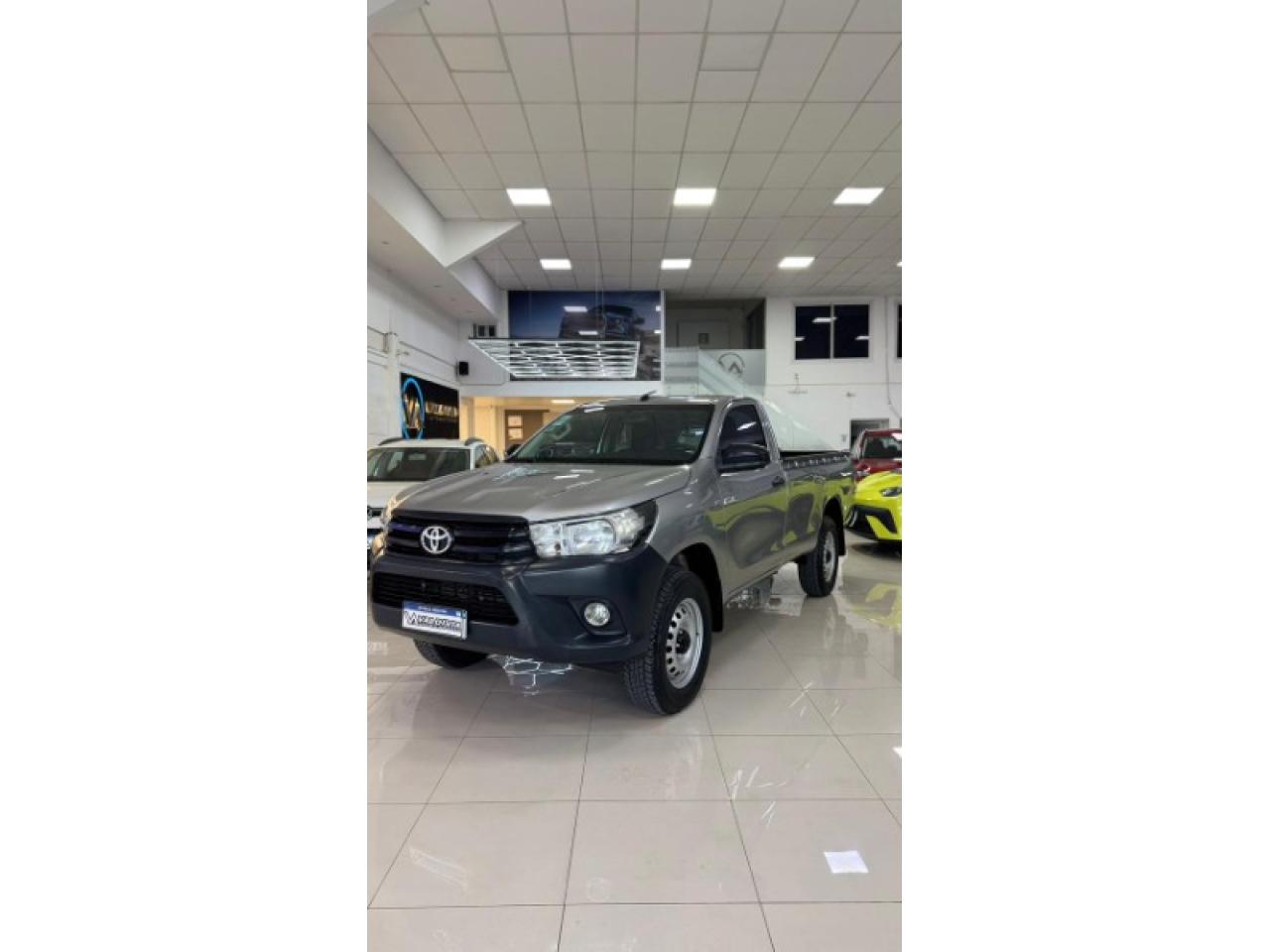 Foto de TOYOTA HILUX CS 4x2 MT 2020, color sin color especificado, en San Juan