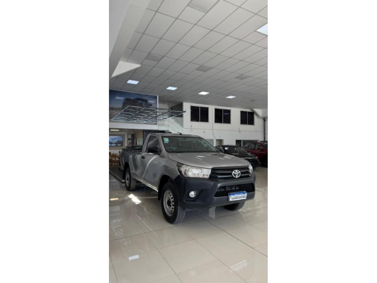 Foto de TOYOTA HILUX CS 4x2 MT 2020, color sin color especificado, en San Juan