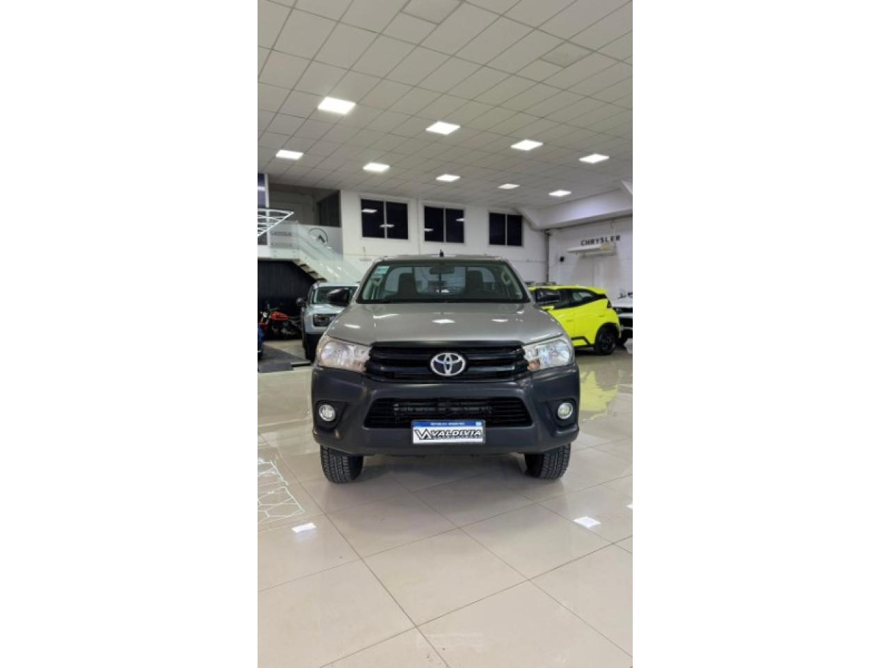 Foto de TOYOTA HILUX CS 4x2 MT 2020, color sin color especificado, en San Juan