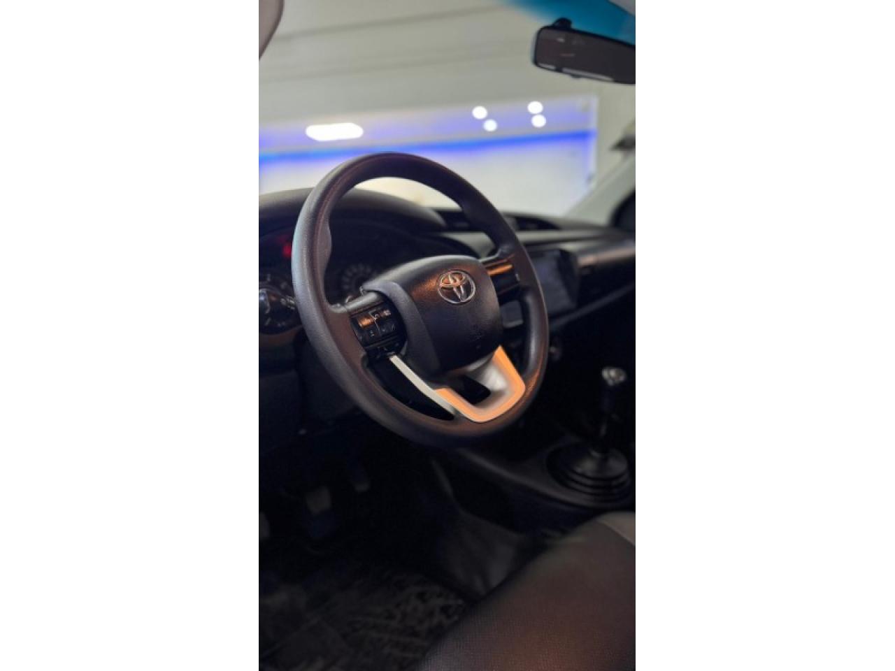 Foto de TOYOTA HILUX CS 4x2 MT 2020, color sin color especificado, en San Juan