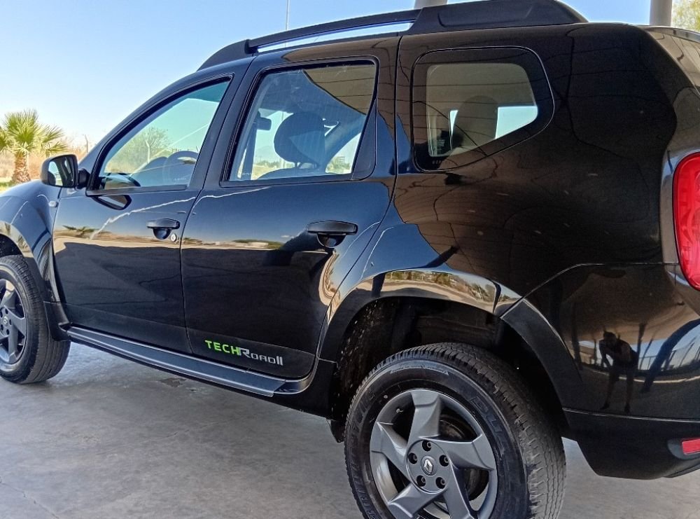 Foto de RENAULT DUSTER TECH ROAD 2014, color negro, en San Juan