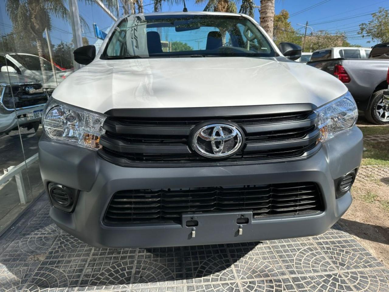 Foto de TOYOTA HILUX 4x4 Chasis 2026, color sin color especificado, en San Juan