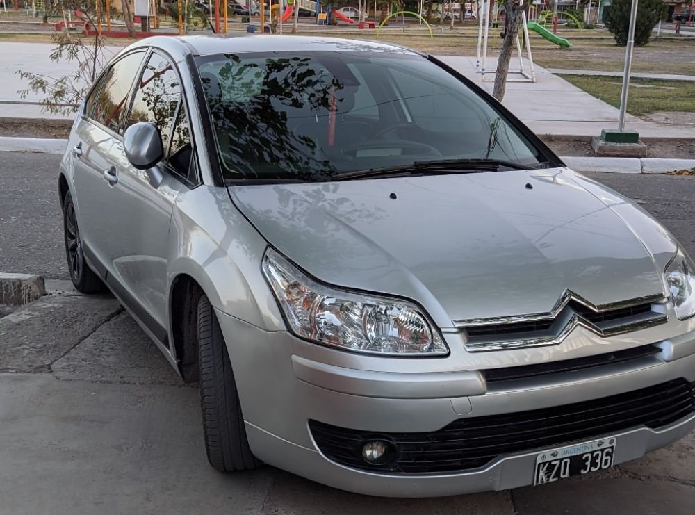 Foto de CITROEN C 4 Exclusive 2012, color plata, en San Juan