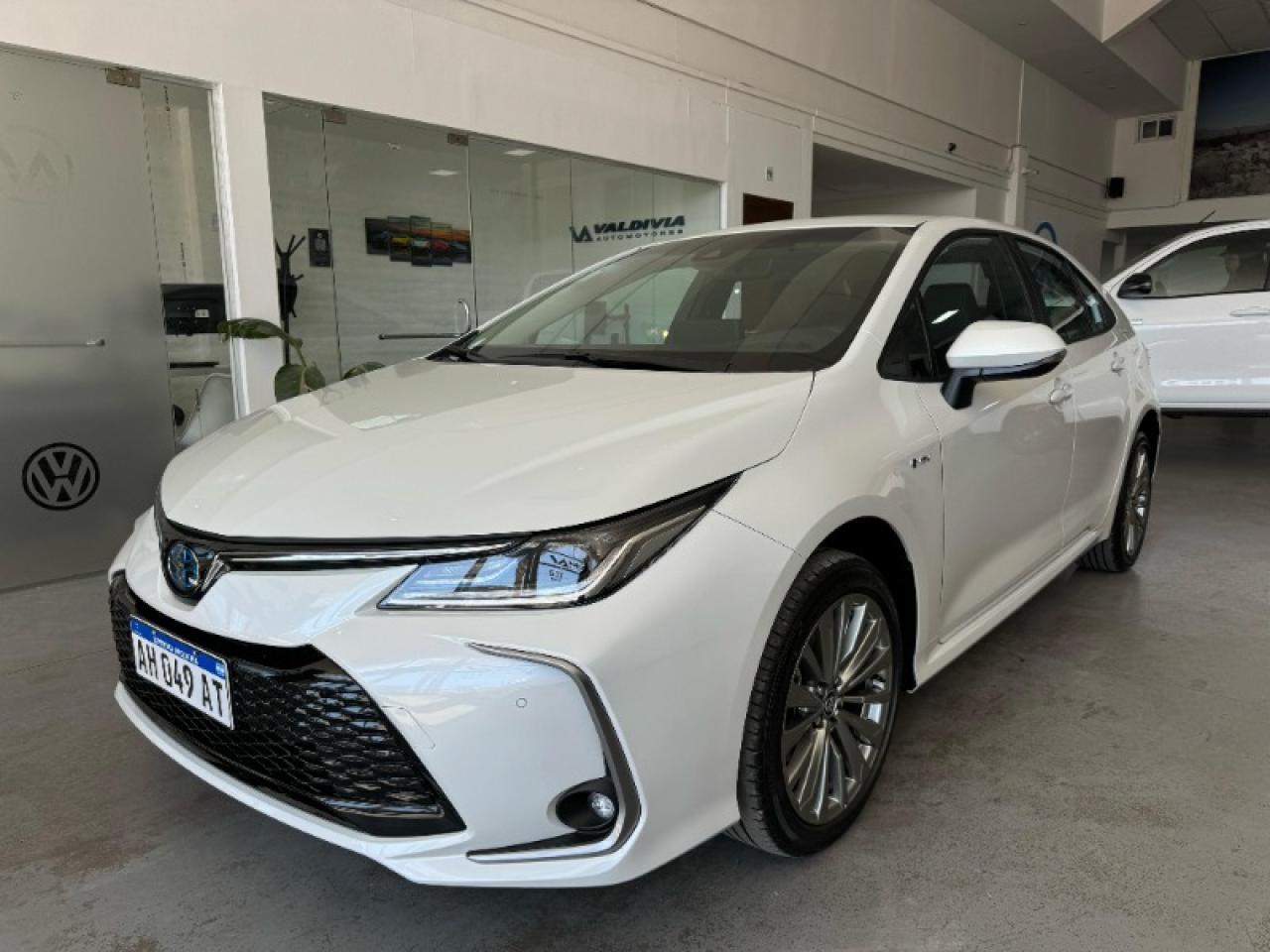 Foto de TOYOTA COROLLA XEI Hybrid 1.8 E-CVT 2026, color sin color especificado, en San Juan