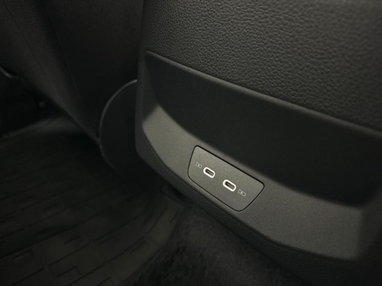 Foto de VOLKSWAGEN AMAROK Amarok Comfortline V6 2026, color sin color especificado, en San Juan