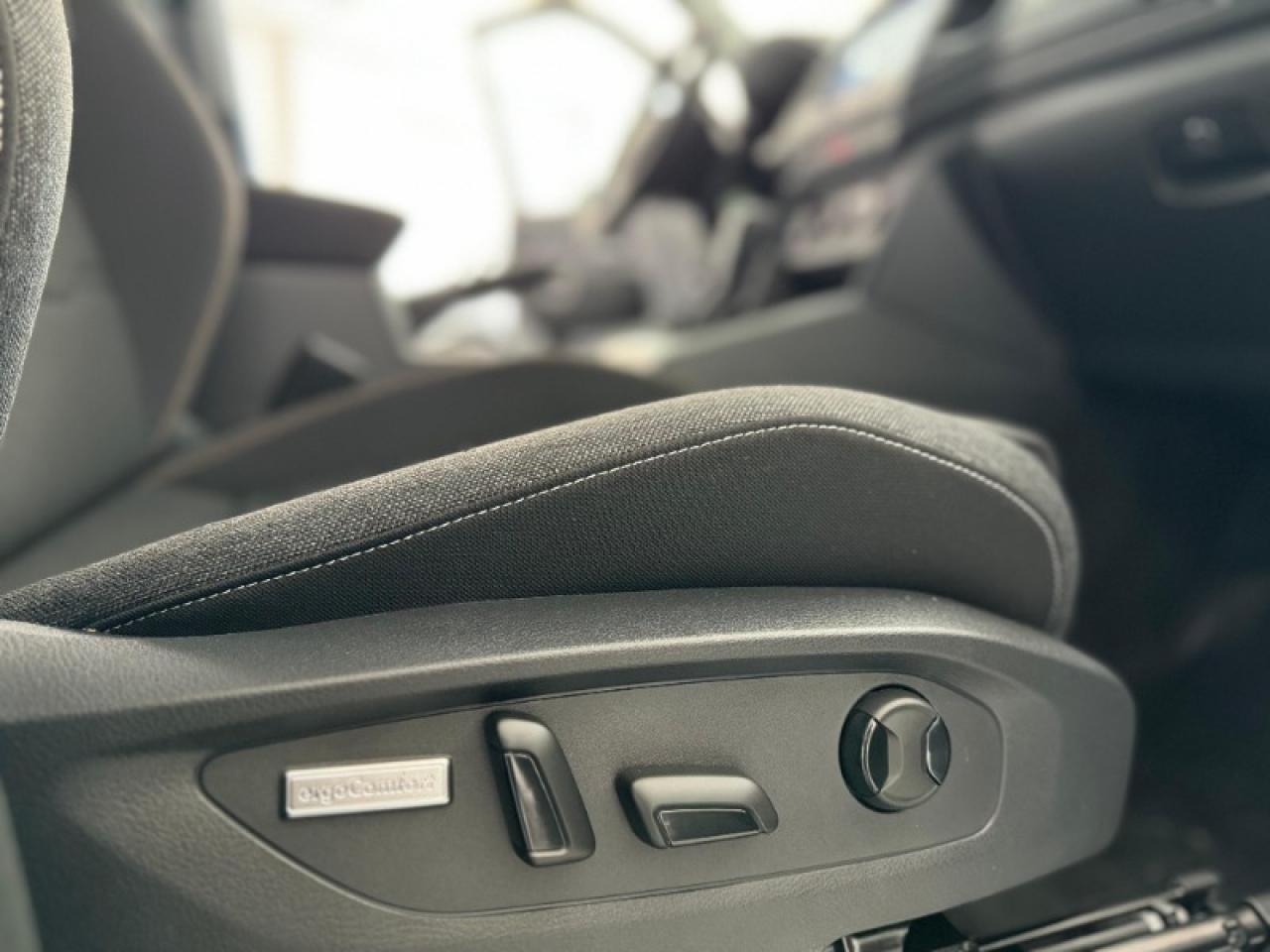 Foto de VOLKSWAGEN AMAROK Amarok Comfortline V6 2026, color sin color especificado, en San Juan