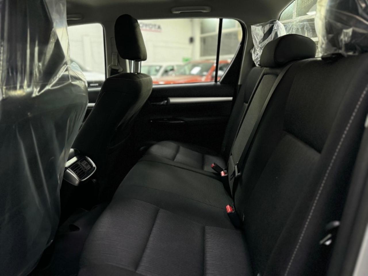 Foto de TOYOTA HILUX SRV 4X2 2026, color sin color especificado, en San Juan