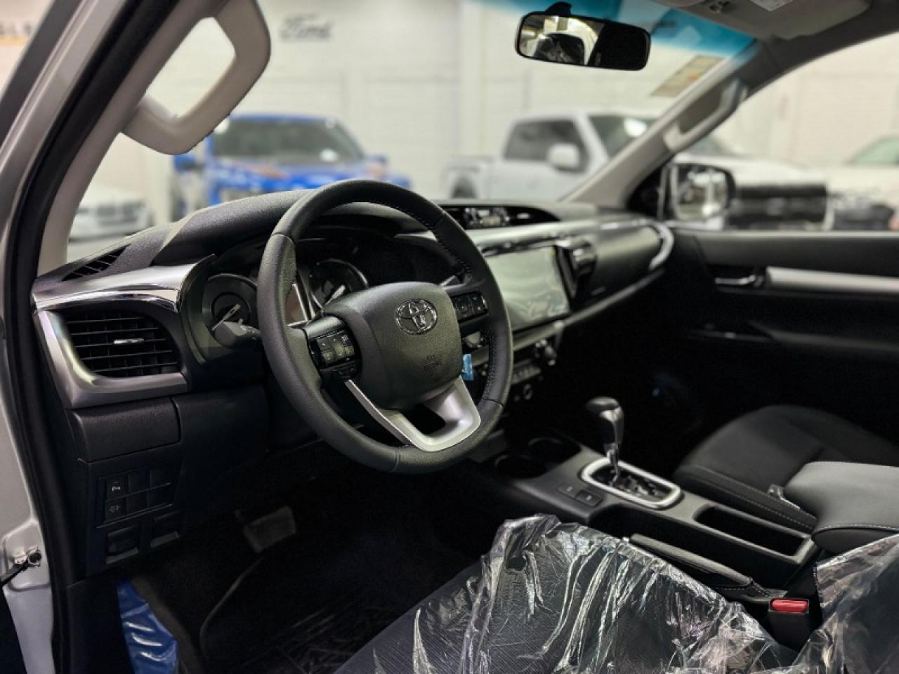 Foto de TOYOTA HILUX SRV 4X2 2026, color sin color especificado, en San Juan