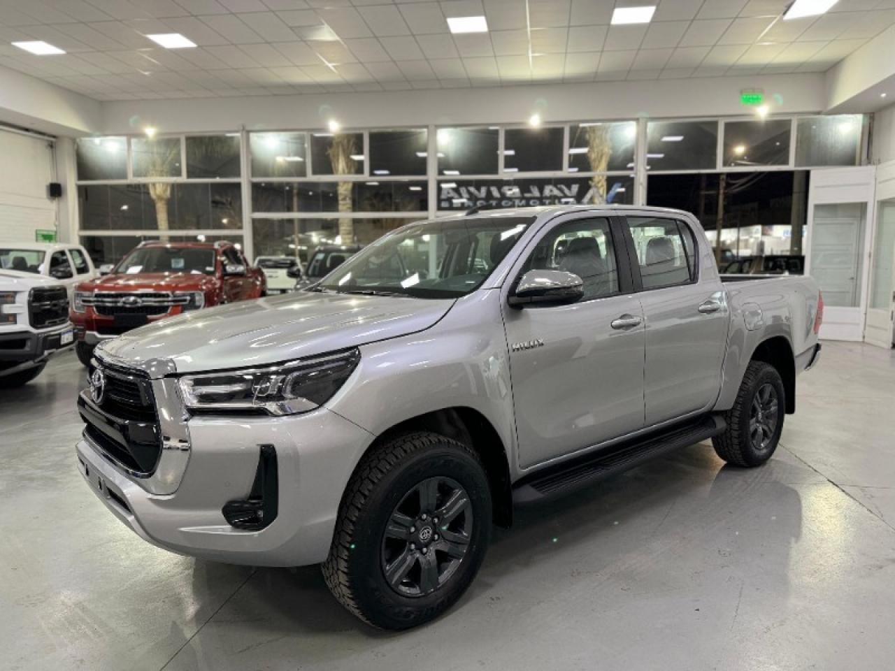 Foto de TOYOTA HILUX SRV 4X2 2026, color sin color especificado, en San Juan