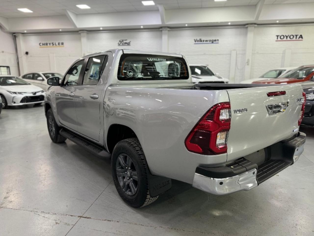 Foto de TOYOTA HILUX SRV 4X2 2026, color sin color especificado, en San Juan