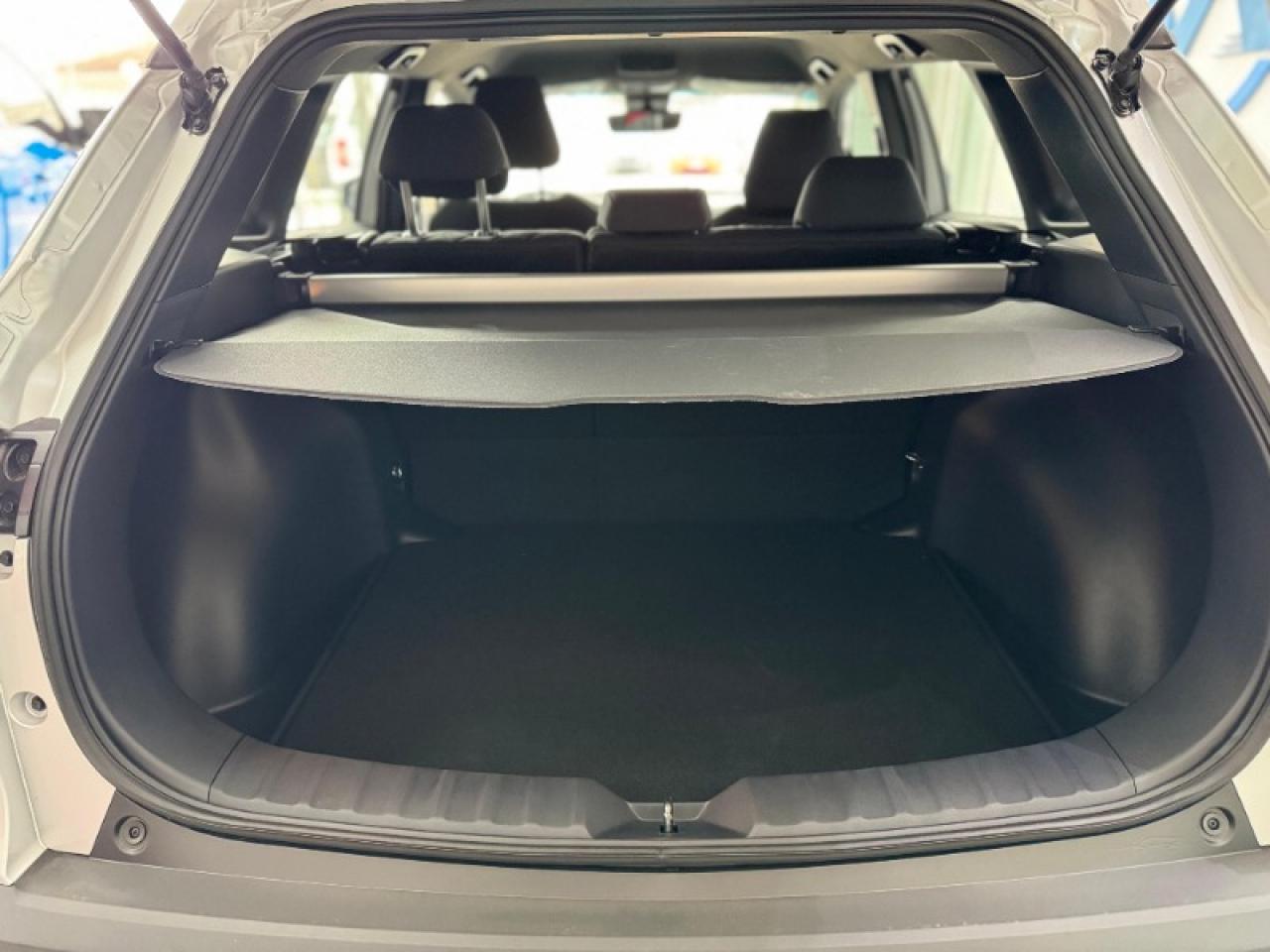 Foto de TOYOTA COROLLA CROSS XEI HYBRID 2026, color sin color especificado, en San Juan