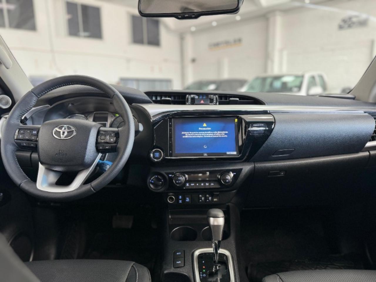 Foto de TOYOTA HILUX Srx 2.8 4x4 2026, color sin color especificado, en San Juan