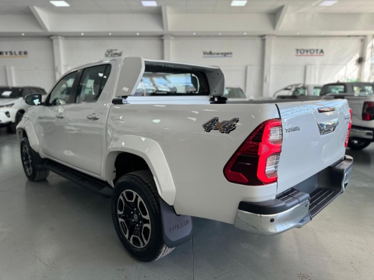 Foto de TOYOTA HILUX Srx 2.8 4x4 2026, color sin color especificado, en San Juan