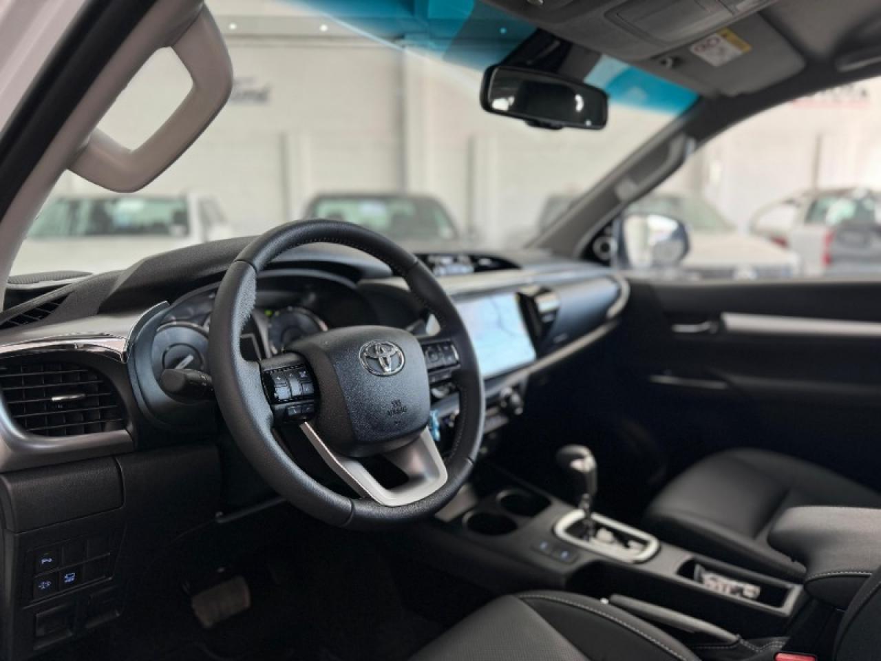 Foto de TOYOTA HILUX Srx 2.8 4x4 2026, color sin color especificado, en San Juan