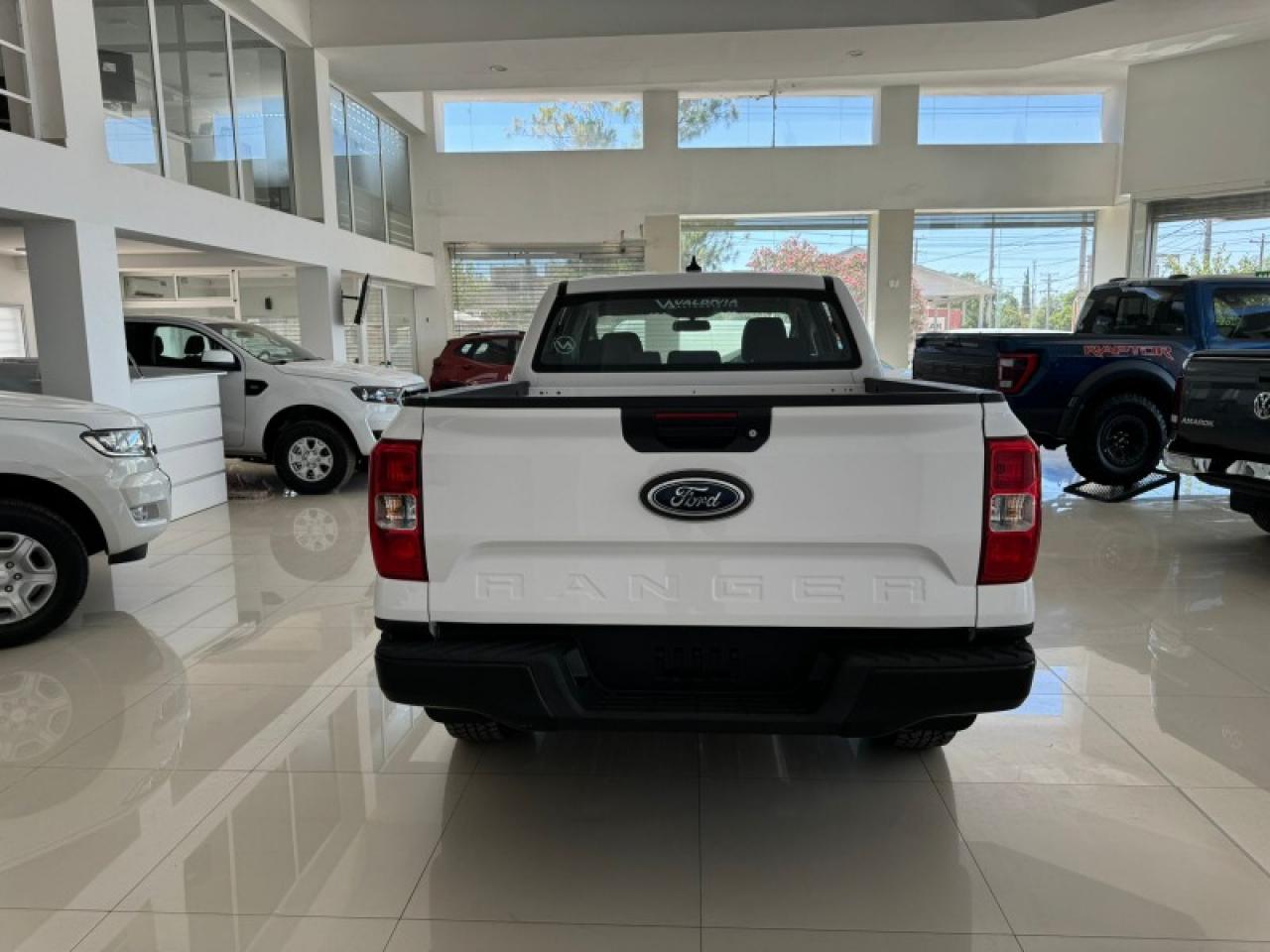 Foto de FORD RANGER Ford Ranger XL 2.0 Turbo 4x4 0km 2026, color sin color especificado, en San Juan