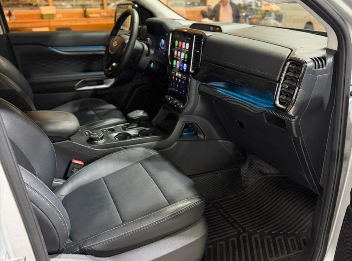 Foto de FORD RANGER LTD+ V6 2025, color negro, en San Juan