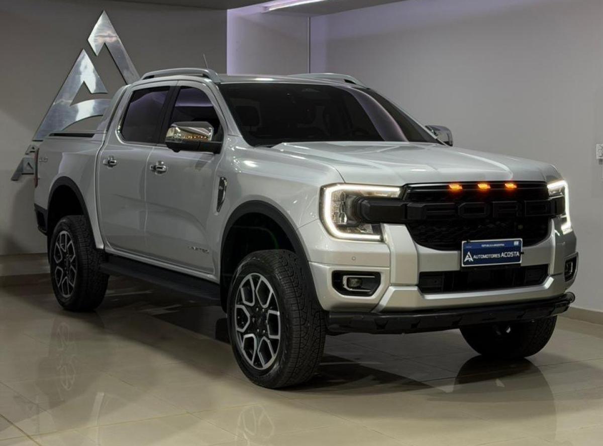 Foto de FORD RANGER LTD+ V6 2025, color negro, en San Juan