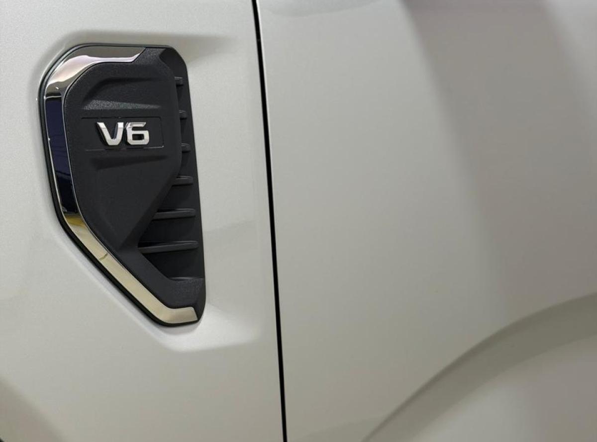 Foto de FORD RANGER LTD+ V6 2025, color negro, en San Juan