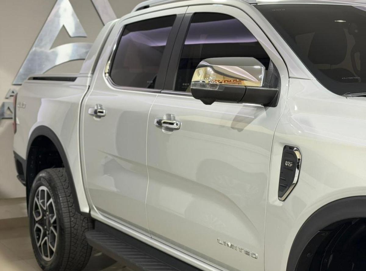 Foto de FORD RANGER LTD+ V6 2025, color negro, en San Juan