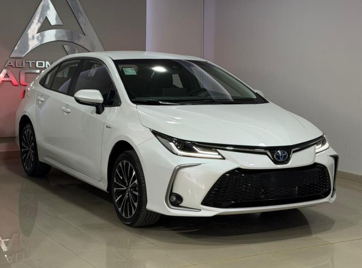 Foto de TOYOTA COROLLA SEG HEV 1.8 2026, color blanco, en San Juan