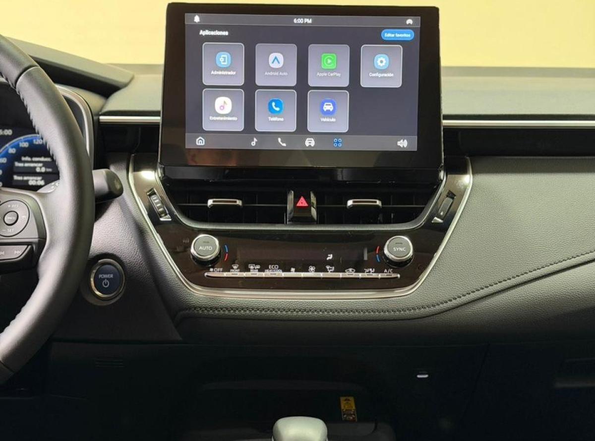 Foto de TOYOTA COROLLA SEG HEV 1.8 2026, color blanco, en San Juan